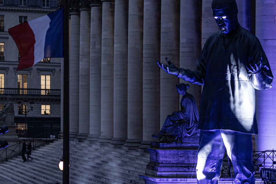 Giant statues of Kid Cudi mysteriously appear around the world