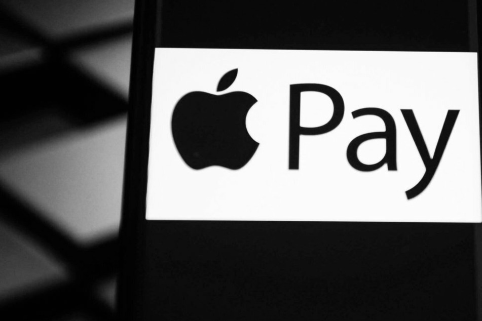 iPhone users urged to remove Visa from Apple Pay travel card feature due to dangerous flaw