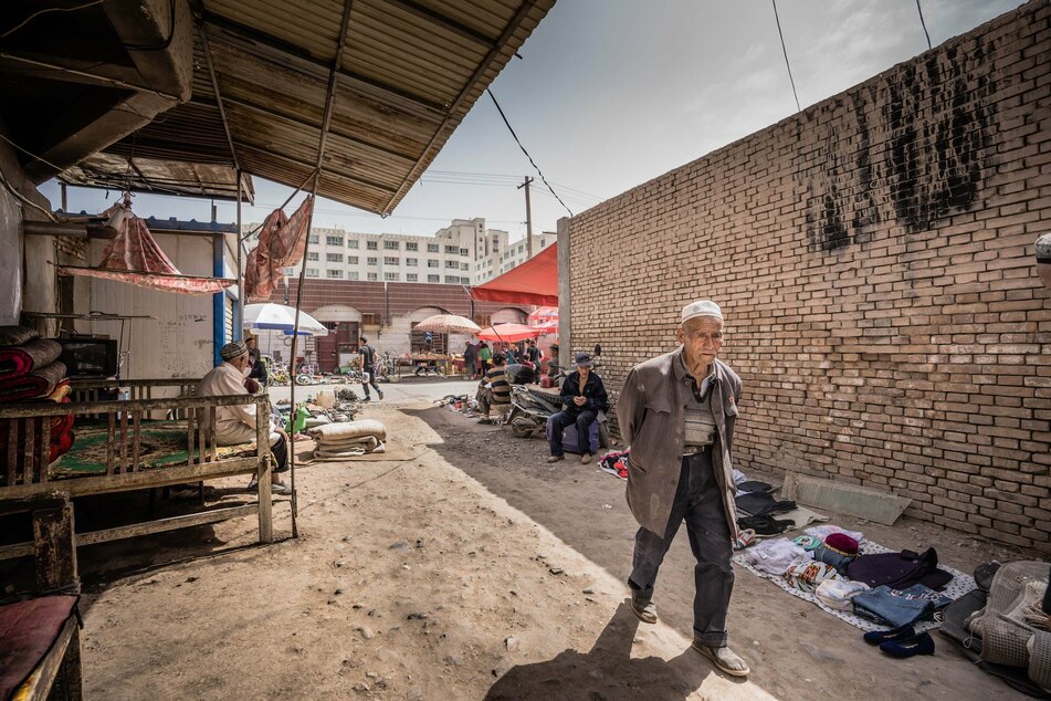 US says China carrying out "genocide" against Uighurs