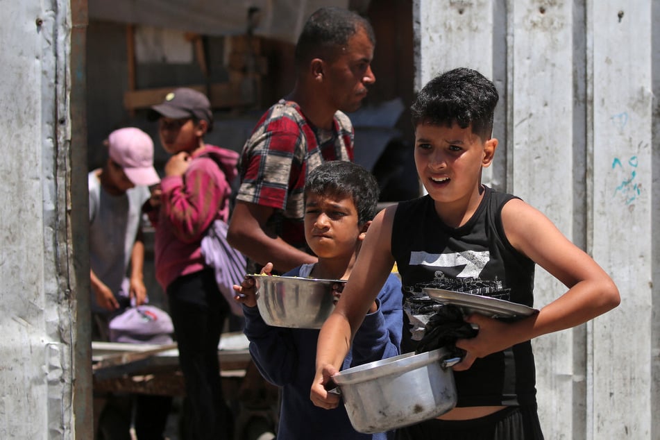 UN aid chief demands "dignity" for Palestinians in Gaza amid Israeli obstruction