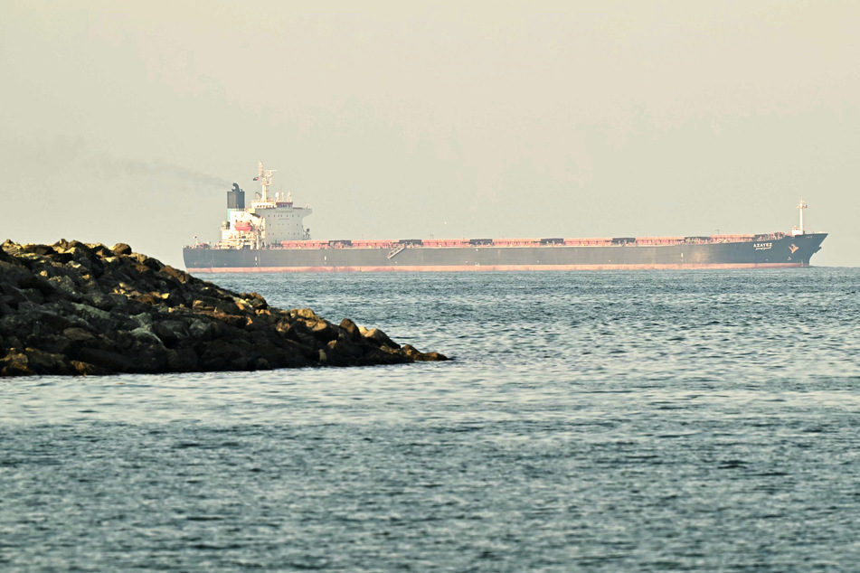 Iran's Hormuz authority claims control of waters south of major UAE port