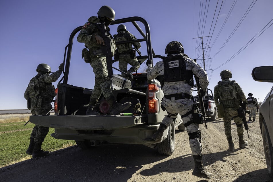 Mexico and US both send troops to the border in dramatic "mirror operations"