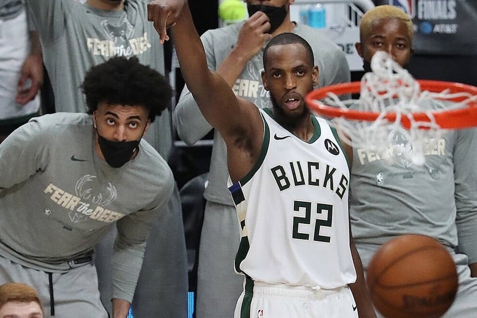 NBA Finals: Bucks battle hard in Game 4 against the Suns to tie the series