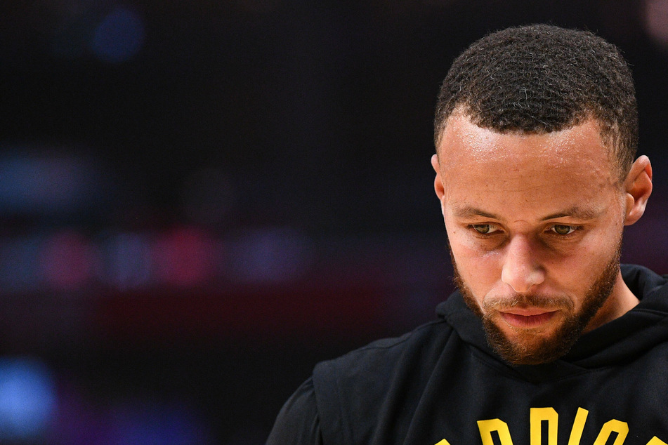 NBA: Curry smashes record, but Warriors pay the price for subpar first half in Nuggets loss