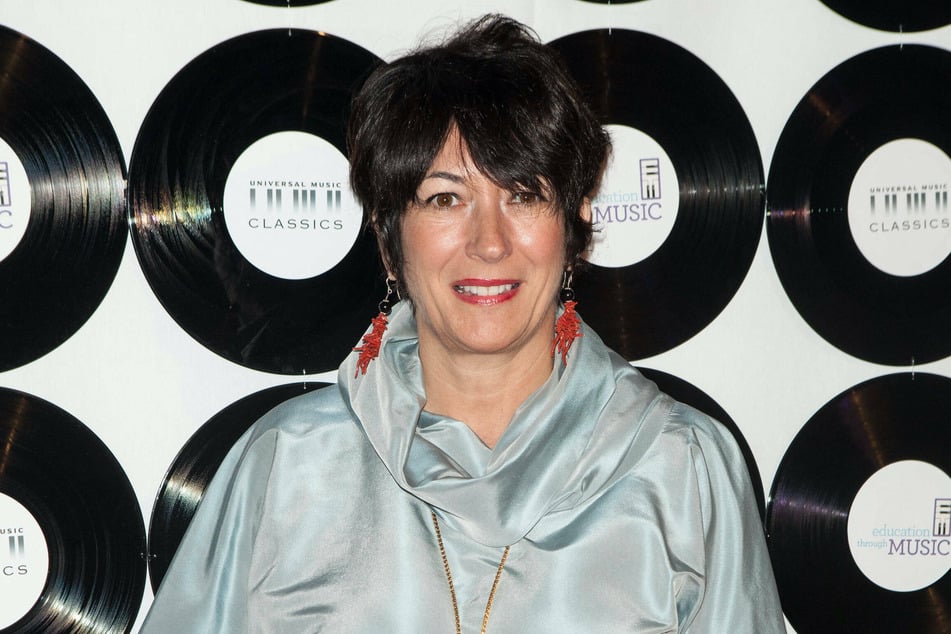 Epstein scandal: Ghislaine Maxwell loses third bid for bail