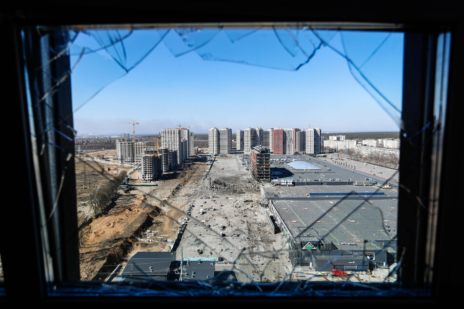 Ukraine war: Peace talks stalled as Russia says it's planning more hypersonic missile attacks