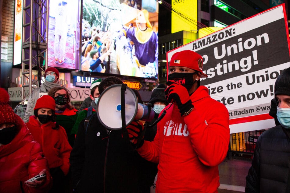 Amazon workers in New York take second shot at unionizing