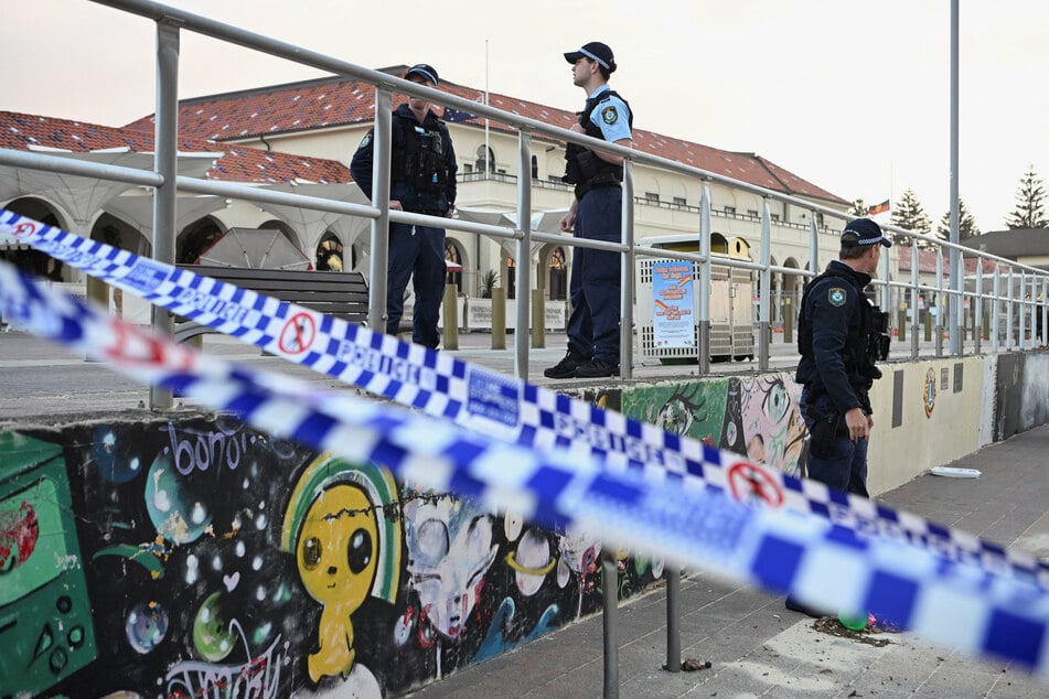 Gunmen in Bondi Beach mass shooting had possible Islamic State links