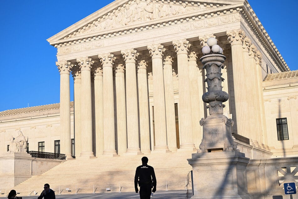 The US Supreme Court appeared likely on Monday to strike down a federal law prohibiting habitual abusers of illegal drugs from owning firearms.