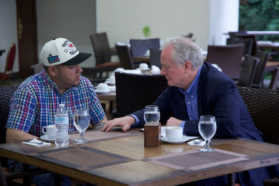 Van Hollen said Salvadoran authorities staged a photo-op to make it seem as if he and Abrego Garcia (l.) were drinking margaritas.