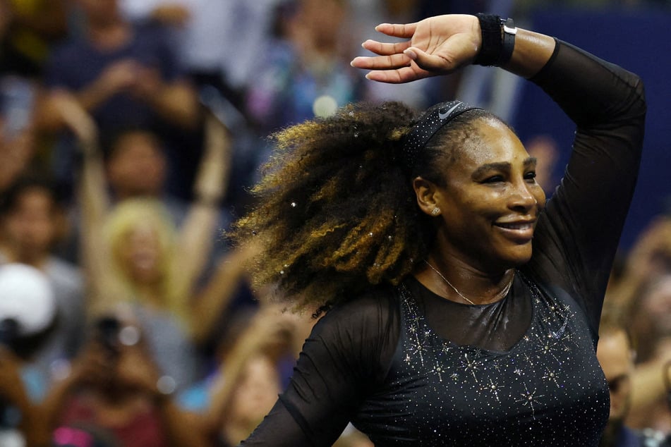 Serena Williams progresses at US Open to delight of adoring crowd