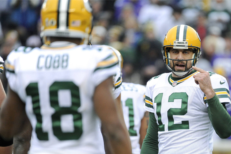 "They come here to play with me": Aaron Rodgers speaks out on Randall Cobb's return to the Packers