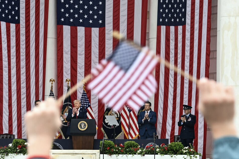 President Donald Trump's White House is planning to force all federal workers to sign NDAs in an attempt to stop internal leaks to the media.