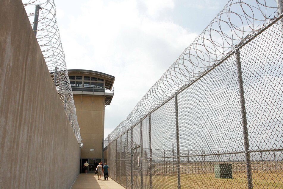 Prison mistakenly gives inmates overdoses of the Covid-19 vaccine