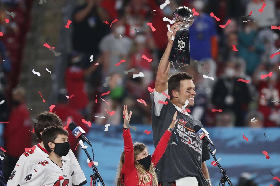 Tom Brady-inspired Buccaneers crush Chiefs to win Super Bowl LV