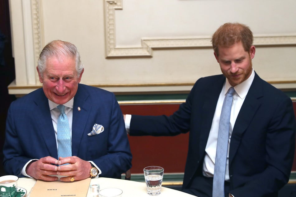 It is not yet known whether Harry's next visit will include another meeting with his father, King Charles III (l).