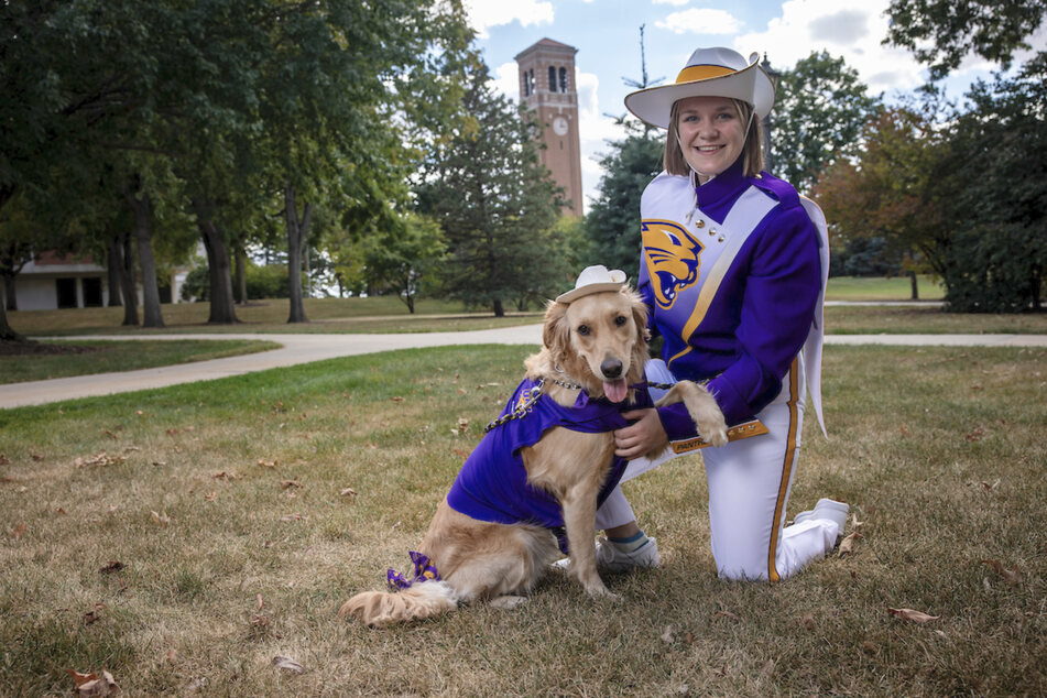 Gabi Riessen and her golden retriever Winnie go through life together - and to university.