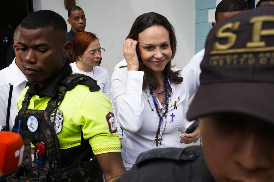 Trump admin. won't obstruct Venezuelan opposition leader's return, diplomat reveals