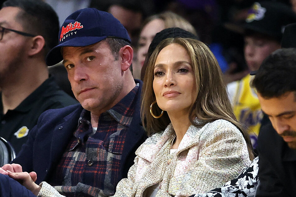 Are Jennifer Lopez and Ben Affleck (l.) close to reconciling, or are they further apart?