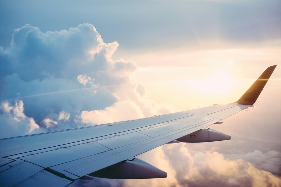 A United Airlines flight from Newark to Los Angeles was forced to make an emergency landing in Chicago Wednesday morning after a threatening note was discovered in the plane’s bathroom, police said.