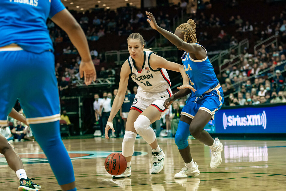 Dorka Juhasz added 16 points for the Huskies.