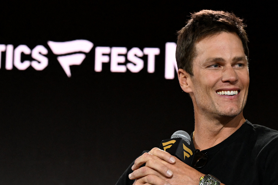 Tom Brady announces surprise return to the football field!