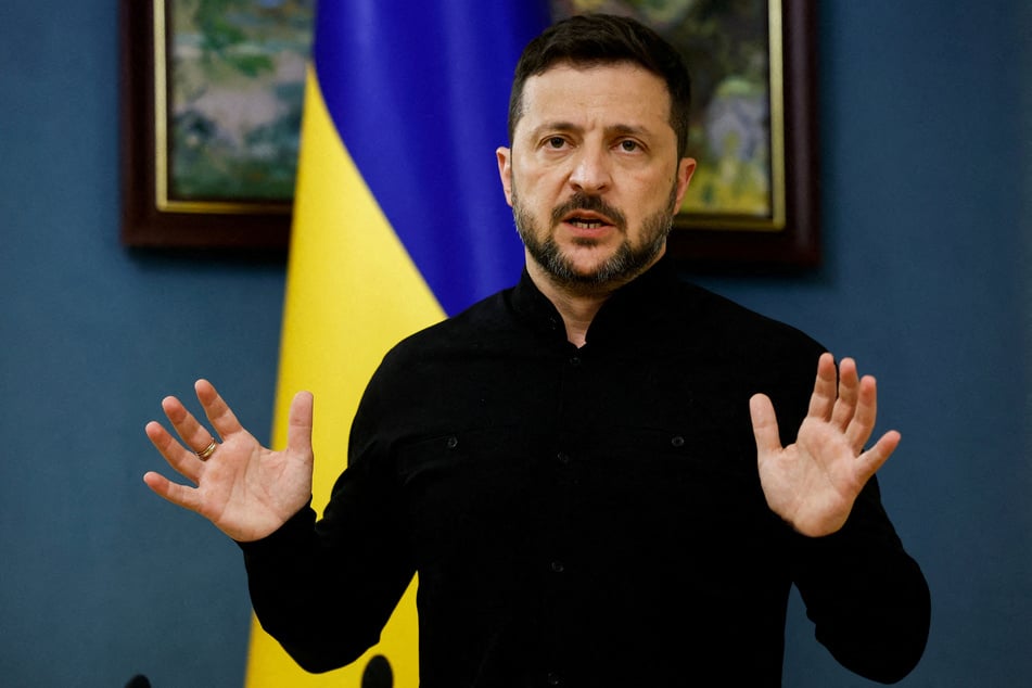 Ukraine's President Volodymyr Zelensky has urged the world to push for "regime change" in Russia.