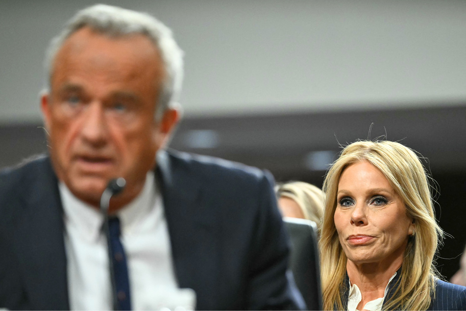 Cheryl Hines (r.) and Robert F. Kennedy Jr. during a Senate Finance Committee hearing on Capitol Hill in Washington DC on January 29, 2025.