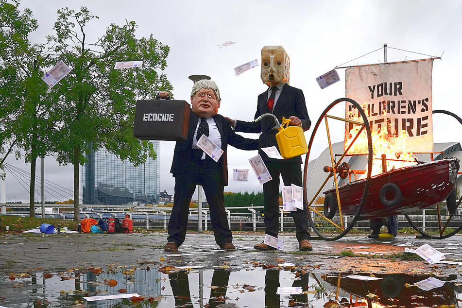 "The clock is ticking": Report shows emissions targets don't get close to addressing climate crisis