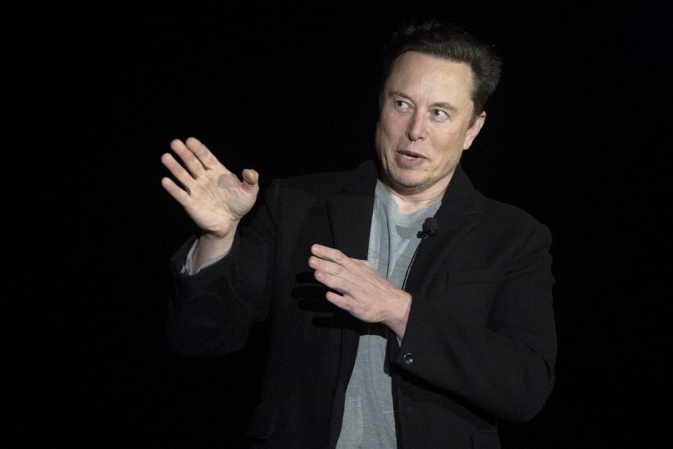 Elon Musk has lost $200 billion in a little over a year!