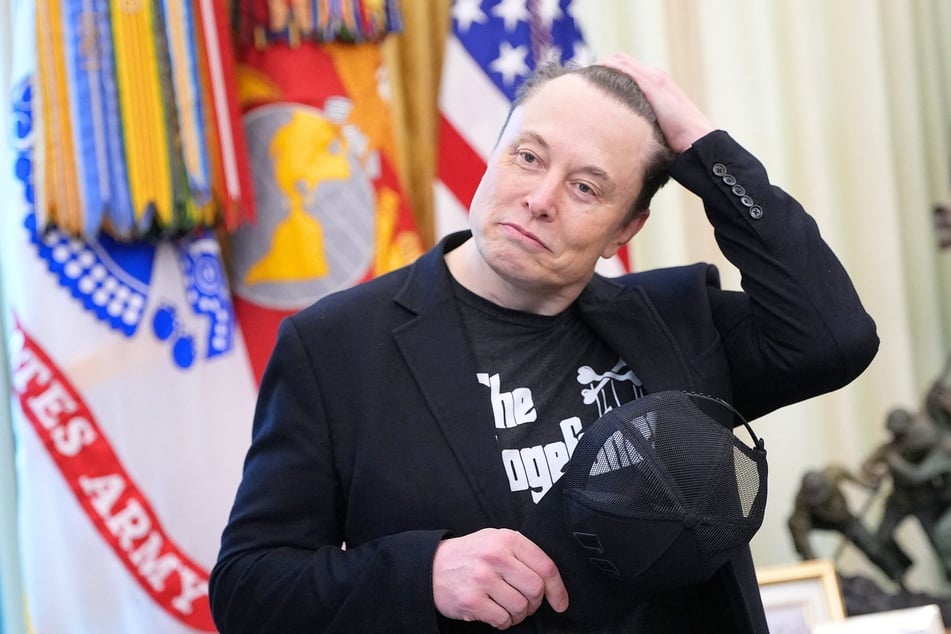 Libertarian leader urges Musk to join forces instead of forming new party