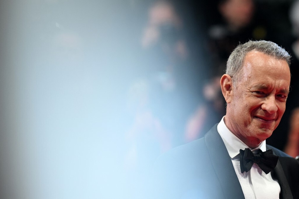 Tom Hanks warns of ad with AI imposter: "Beware"