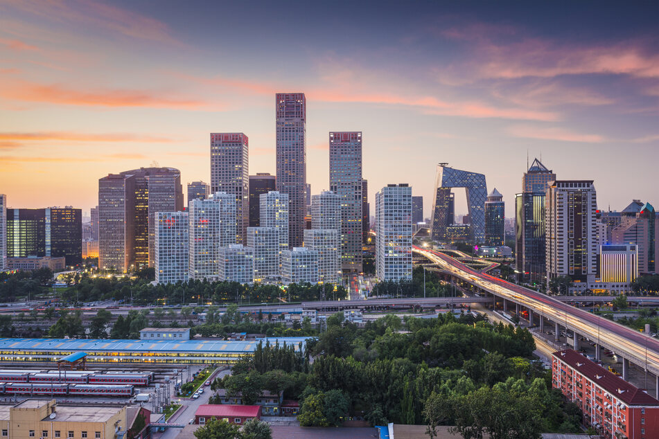 China detains Bloomberg News journalist