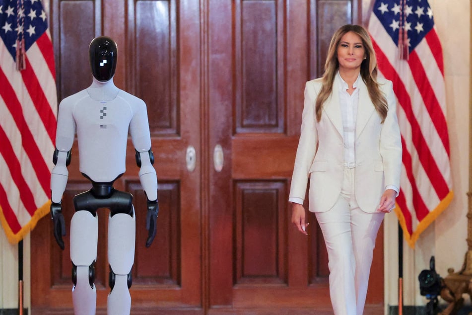Melania Trump steps out with humanoid robot as she touts AI for kids at White House