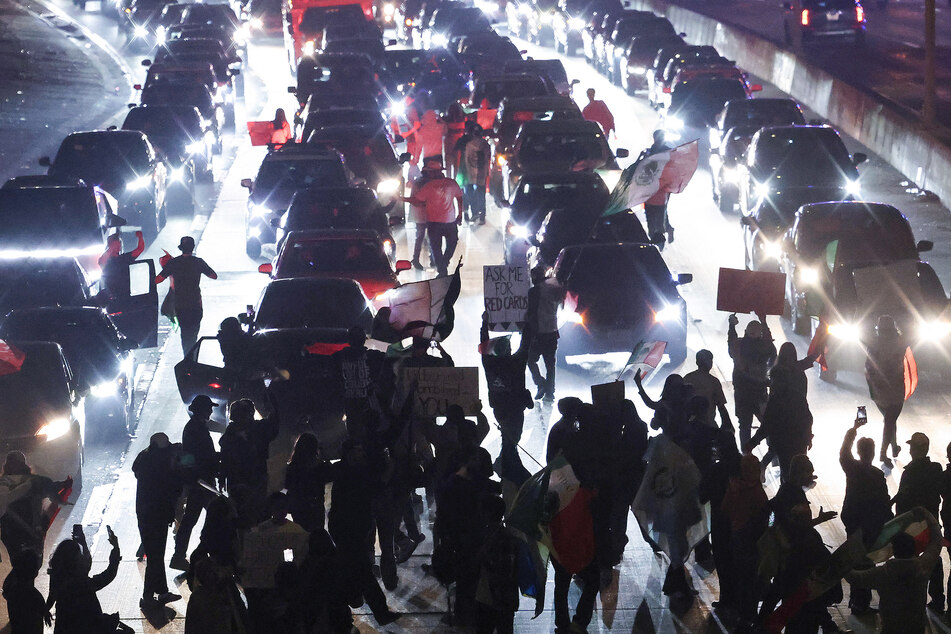 Thousands turn out to protest against Trump's mass deportations
