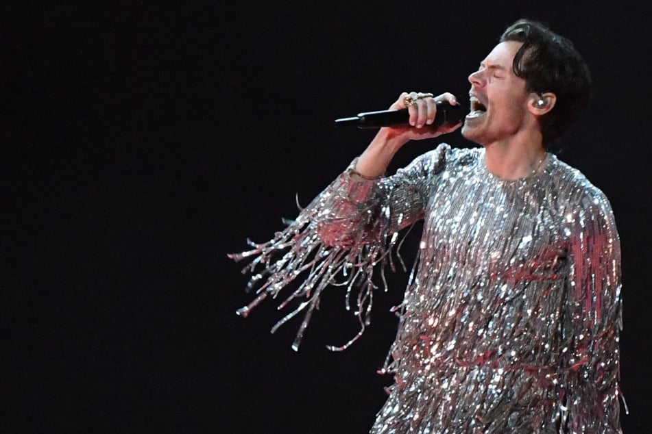 Harry Styles sparks comeback frenzy with cryptic posters and NYC residency rumors!