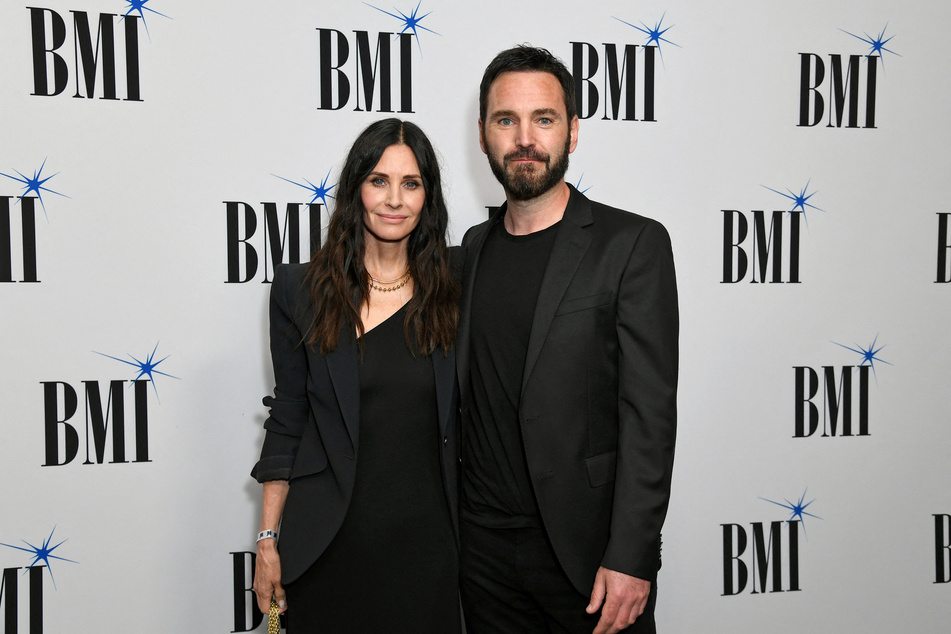 Courteney Cox (l) and Johnny McDaid (r) have reportedly broken up after over 10 years together.