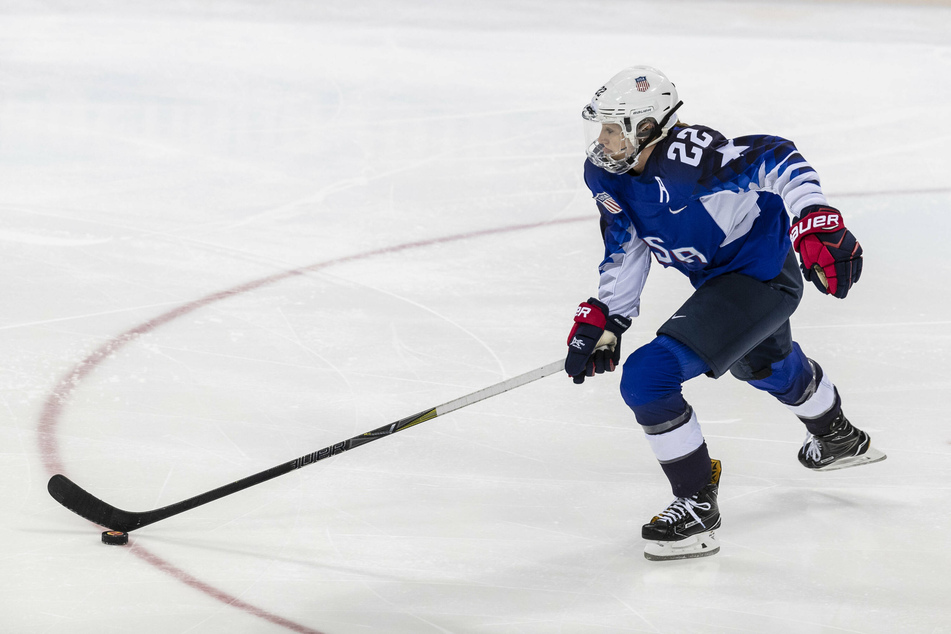 US Women's hockey star Kacey Bellamy surprises with sudden retirement