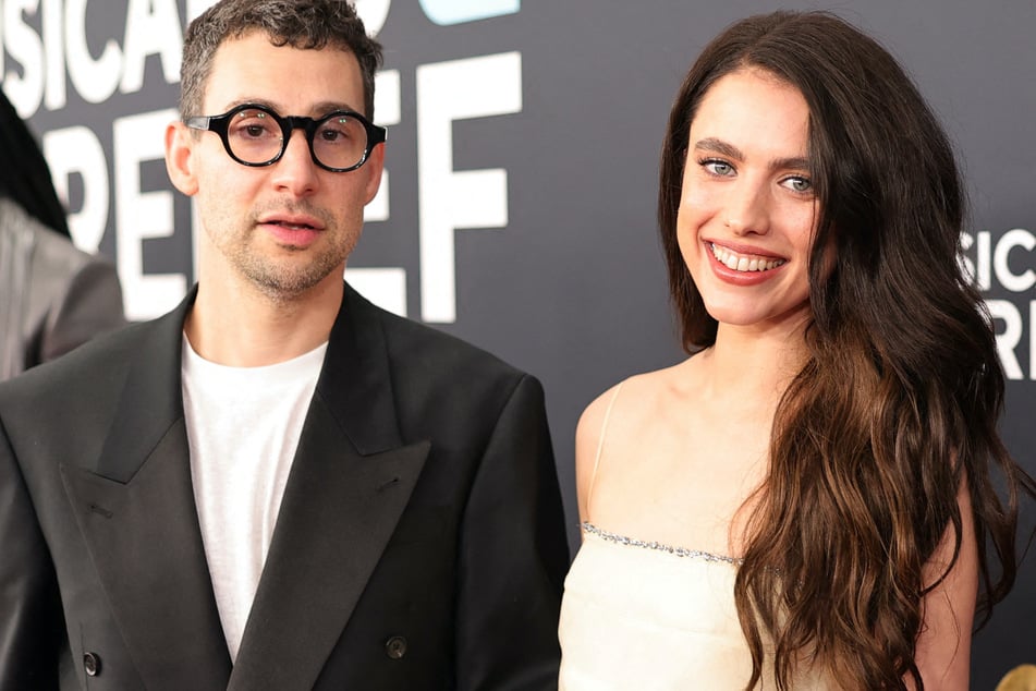 Jack Antonoff and Margaret Qualley (r) have apparently split amid their "rocky" relationship.