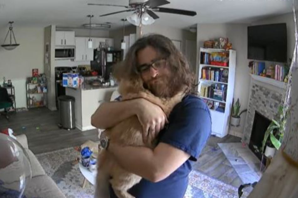 Chris won the cat owner's heart with his sweet gesture.
