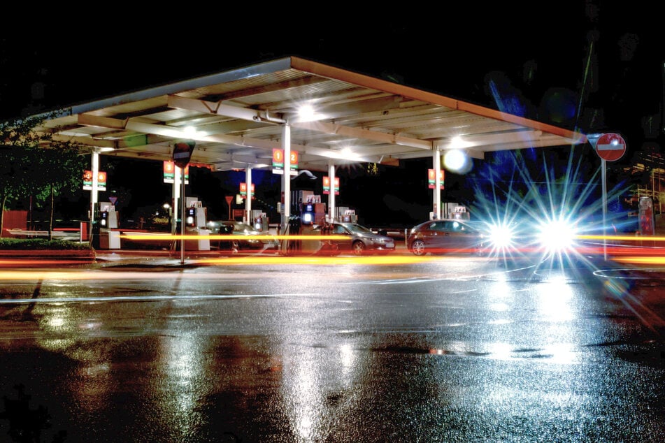 The victim suffered second-degree burns in the fire at a gas station. (stock image)