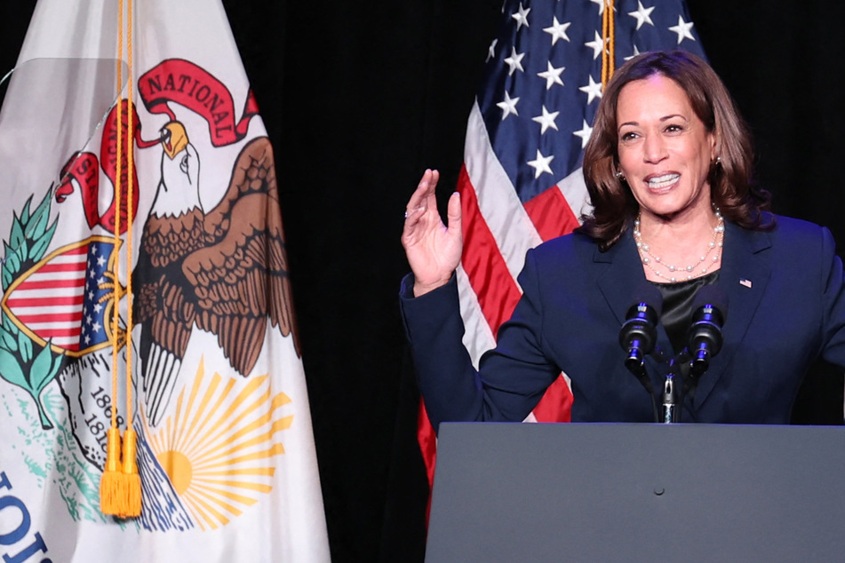 Kamala Harris rallies for abortion rights in Chicago: "Elections matter!"