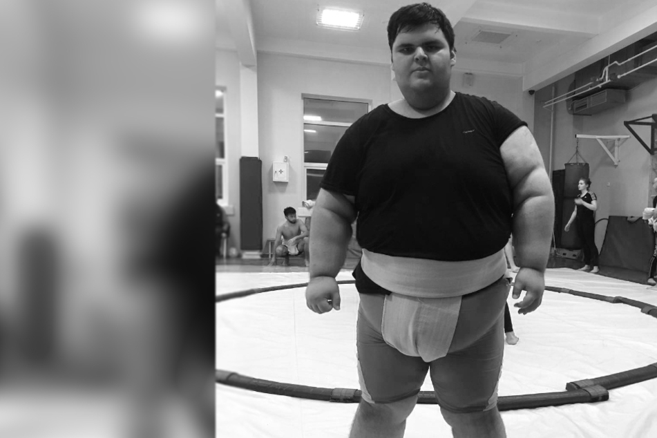 Worlds heaviest boy dies at the age of 21