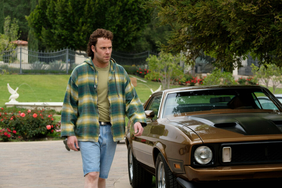 Seth Rogen's portrayal as the wronged carpenter, Rand Gauthier, has received positive feedback from viewers.