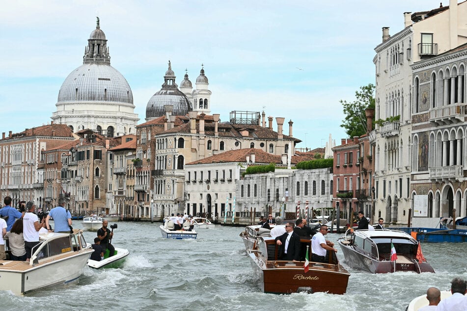 Celebs take over Venice as Jeff Bezos and Lauren Sanchez finally tie the knot