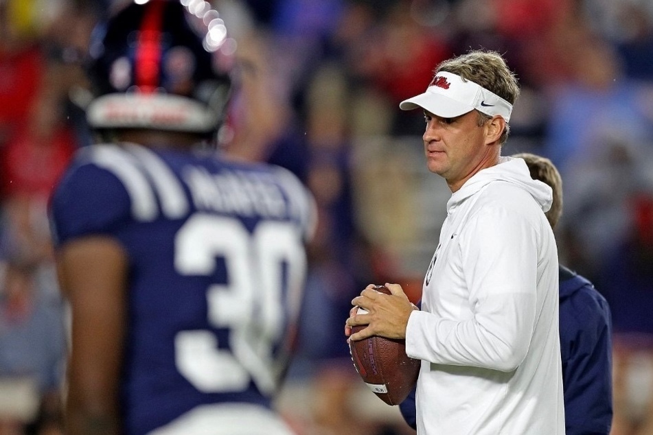 Ole Miss football's Lane Kiffin expects to remain head coach amid buzzing Auburn rumors