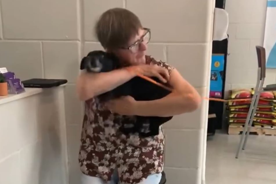 The internet cannot get over this elderly woman reuniting with her surrendered dog.