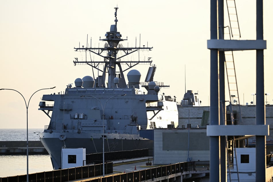 US Marines help repair Venezuela's La Guaira port hit by deadly earthquakes