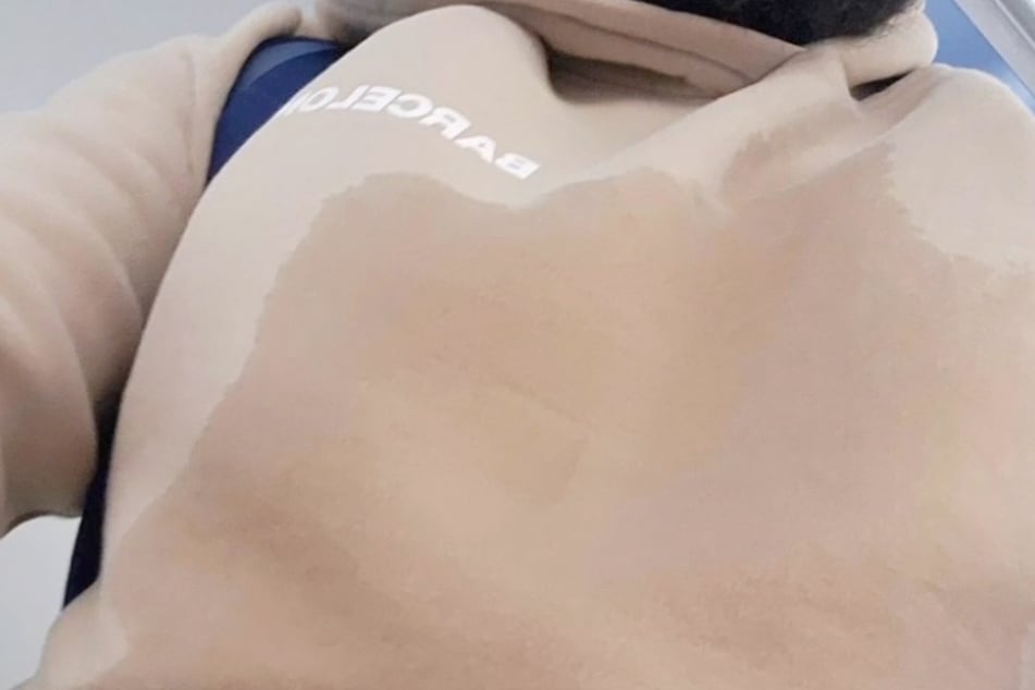 Kevin Glover's hoodie was soaked after the flight.