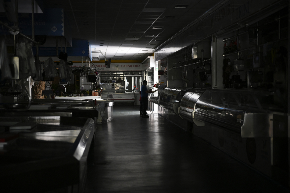Spain, Portugal, and France hit by massive power outage in chaotic scenes